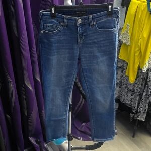 True religion midrise/ Capris in size 28